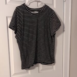 Time and Tru Black and White Striped Short Sleeve Tee